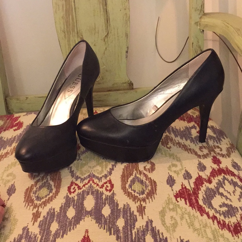 Guess pumps 6.5